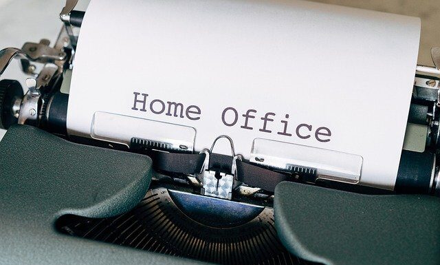 Maty pod krzesła: zabezpiecz podłogę przed zniszczeniem maty pod krzesła