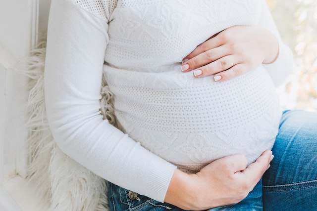 Analiza popularnych mitów dotyczących ciąży i porodu