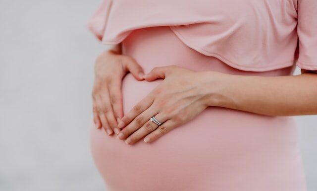 Poradniki dotyczące zdrowego stylu życia dla kobiet w ciąży