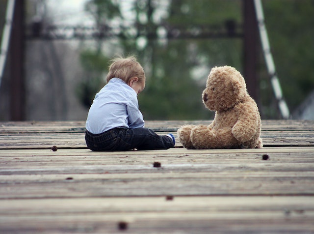 Jak radzić sobie z trudnymi emocjami dziecka i jak nauczyć go radzenia sobie z nimi