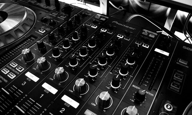 Czy można mieszać olej hydrauliczny HL z HV? Czy można mieszać olej hydrauliczny HL z HV?